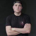Sepultura anuncia o baterista Greyson Nekrutman para honrar o legado da banda na turnê de despedida "Celebrating Life through Death"